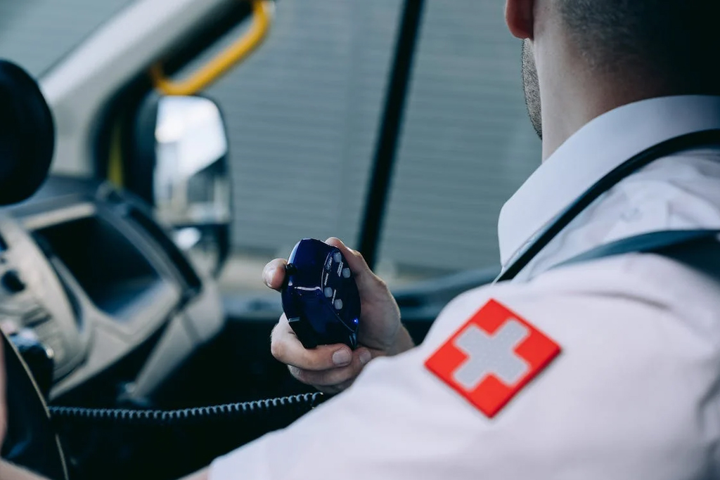 Ambulant Mobile Private Ambulance Service in Agra - Providing ALS, BLS, and Mortuary Vehicle Services